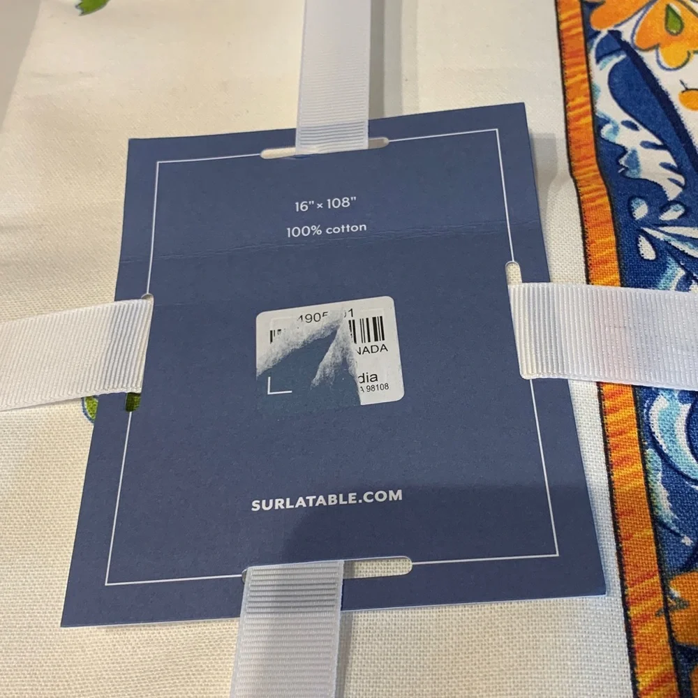 NEW Sur la Table Granada Table Runner 108x16 and 8 NEW matching napkins 20x20